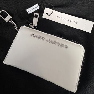 NWT MARC JACOBS Wallet with Care Card. $125 Retail Price